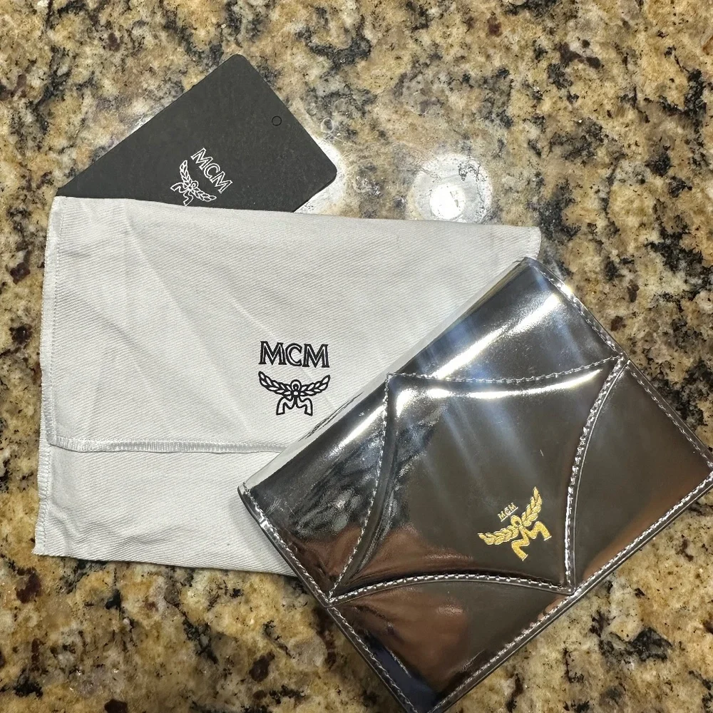 🚨🚨SOLD🚨🚨🚨MCM Silver Wallet Bundle (All Inclusive) - Picture 1 of 4